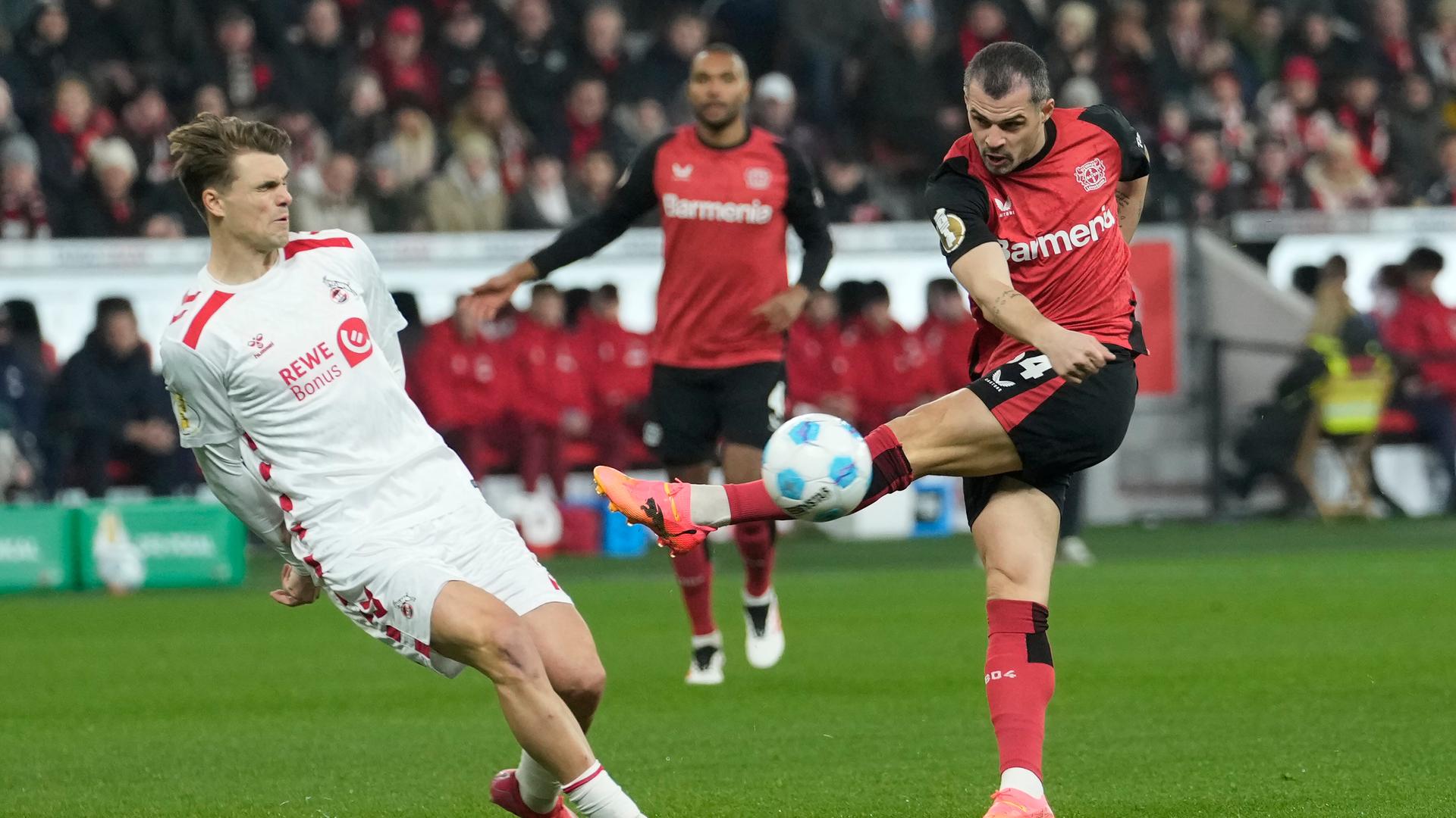 Eine Spielszene aus dem Pokalspiel zwischen Bayer Leverkusen und dem 1. FC Köln