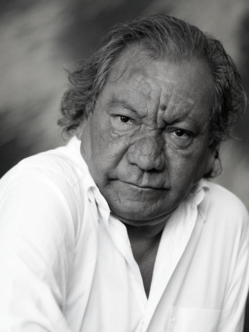 Tony Gatlif, französische Regisseur, bei einem Fototermin für den Film "Geronimo" beim 67. Locarno Film Festival. Tony Gatlif, französische Regisseur, bei einem Fototermin für den Film "Geronimo" beim 67. Locarno Film Festival.