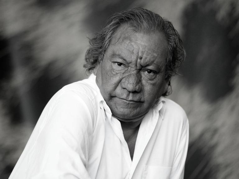 Tony Gatlif, französische Regisseur, bei einem Fototermin für den Film "Geronimo" beim 67. Locarno Film Festival. Tony Gatlif, französische Regisseur, bei einem Fototermin für den Film "Geronimo" beim 67. Locarno Film Festival.