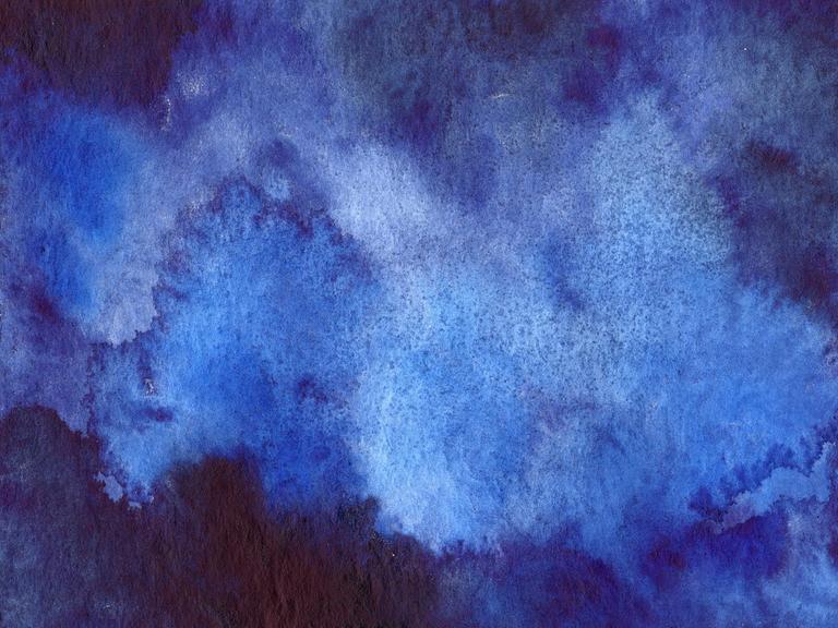 Abstrakter blauer Aquarell-Hintergrund mit wolkiger Textur Abstrakter blauer Aquarell-Hintergrund mit wolkiger Textur
