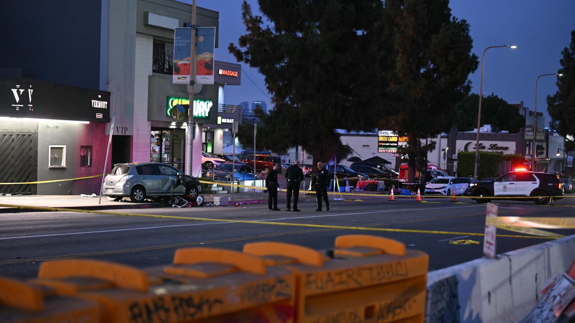 Ein Mann hat bei einer Fahrt in eine Menschenmenge in Hollywood 37 Menschen verletzt. Ein Mann hat bei einer Fahrt in eine Menschenmenge in Hollywood 37 Menschen verletzt.