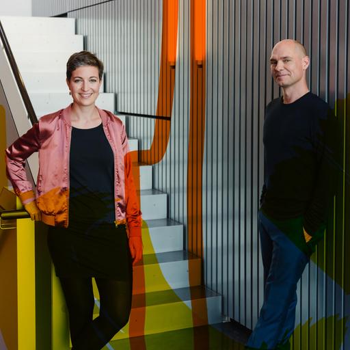 Podcast: Studio 9 - Der Tag mit ... Im Bild das Moderationsteam Jana Münkel und Korbinian Frenzel
