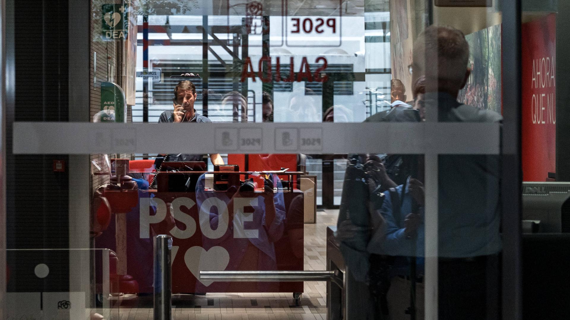 Der Eingangsbereich der Nationalen Parteizentrale der PSOE in der Calle Ferraz in Madrid.