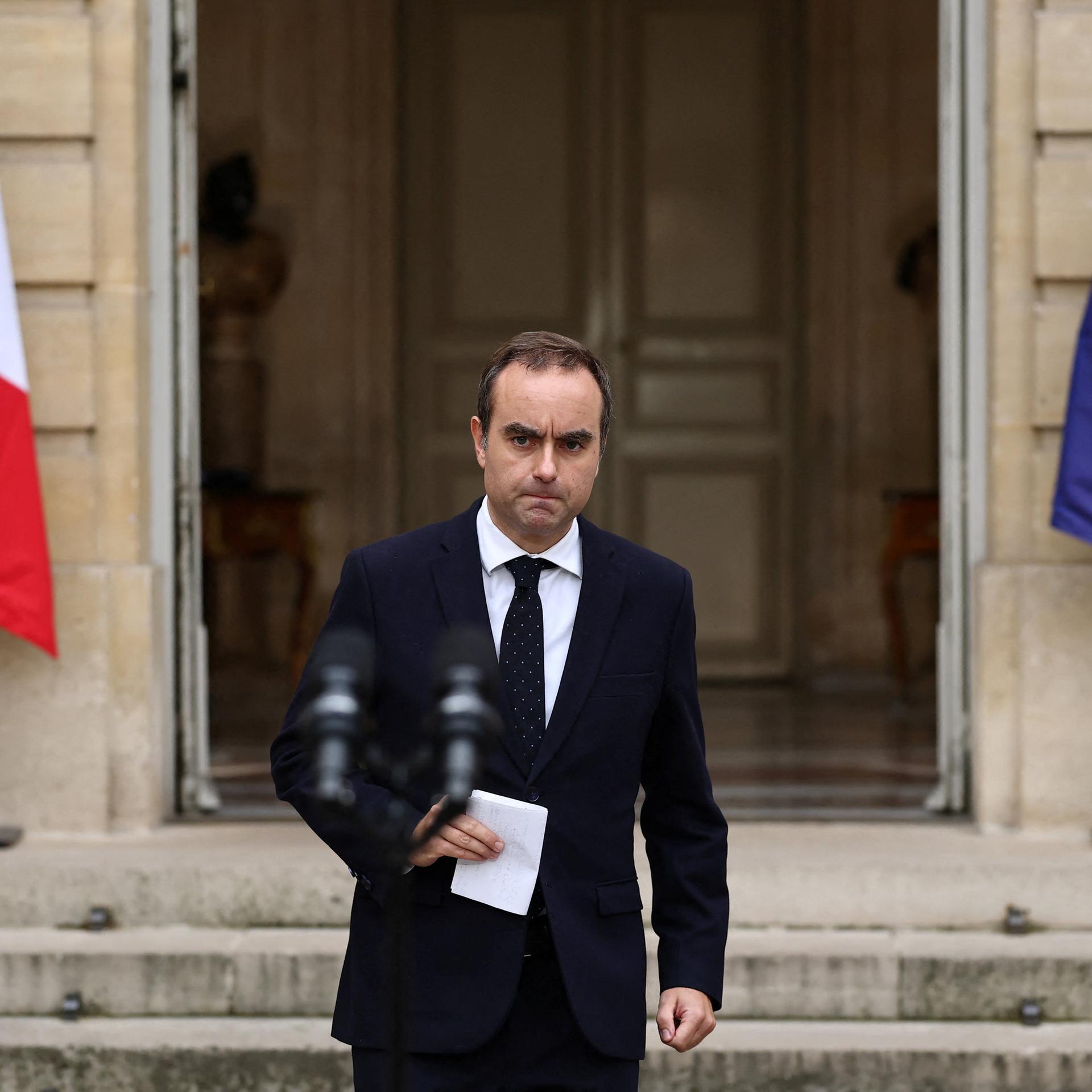 Frankreich - Misstrauensanträge gegen neue Regierung