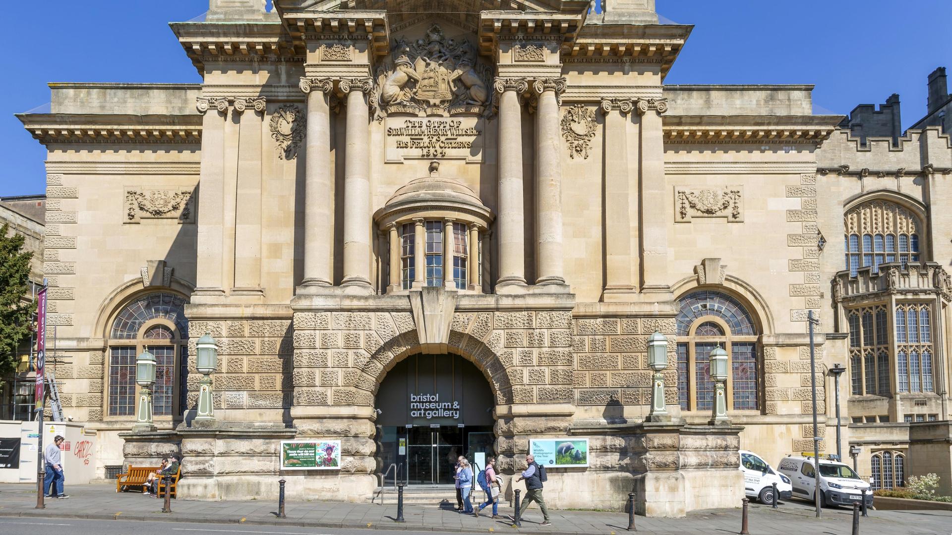 Außenansicht der Edwardianischen Barockarchitektur des Bristol City Museum and Art Gallery in der westenglischen Stadt Bristol, UK. Außenansicht der Edwardianischen Barockarchitektur des Bristol City Museum and Art Gallery in der westenglischen Stadt Bristol, UK.