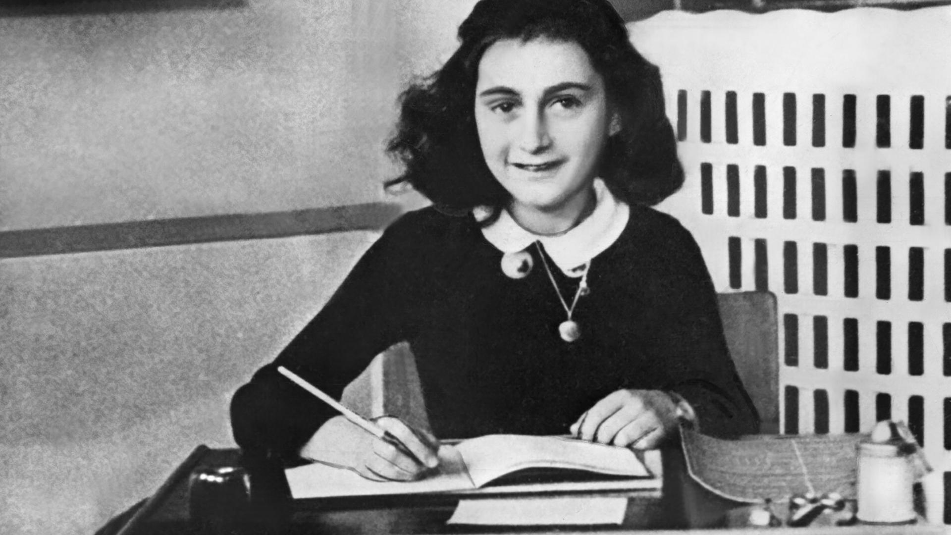 Anne Franks Tageb cher Personenkult Statt Holocaust Erinnerung