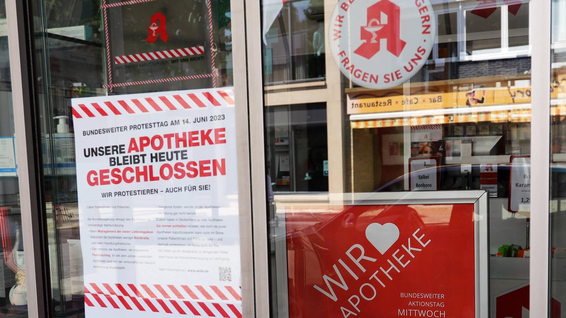 Aushang in einer Apotheke in Nordrhein-Westfalen zum Protest am 14.6.23