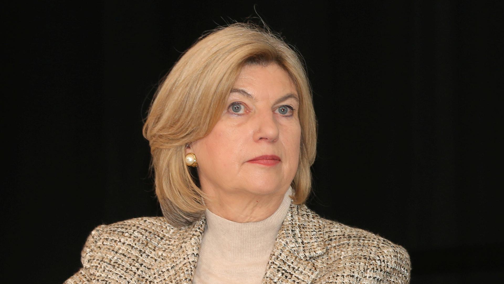 Marie-Janine Calic auf einem Podium der Leipziger Buchmesse