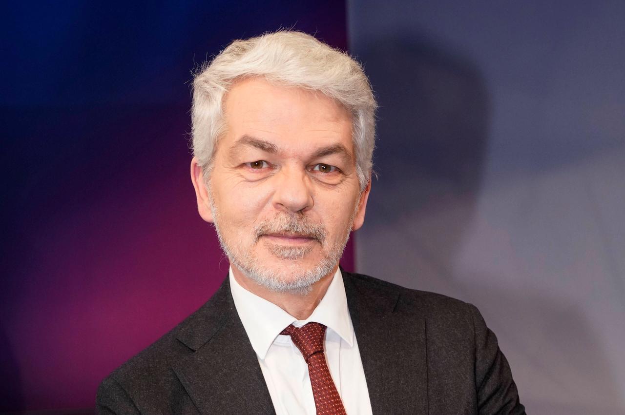 Carlo Masala in der ARD-Talkshow maischberger im Studio Berlin Adlershof. Carlo Masala in der ARD-Talkshow maischberger im Studio Berlin Adlershof.