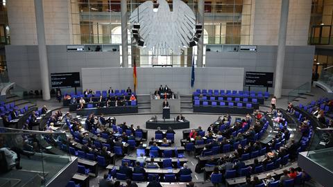 Berlin: Eine Plenardebatte im Bundestag.