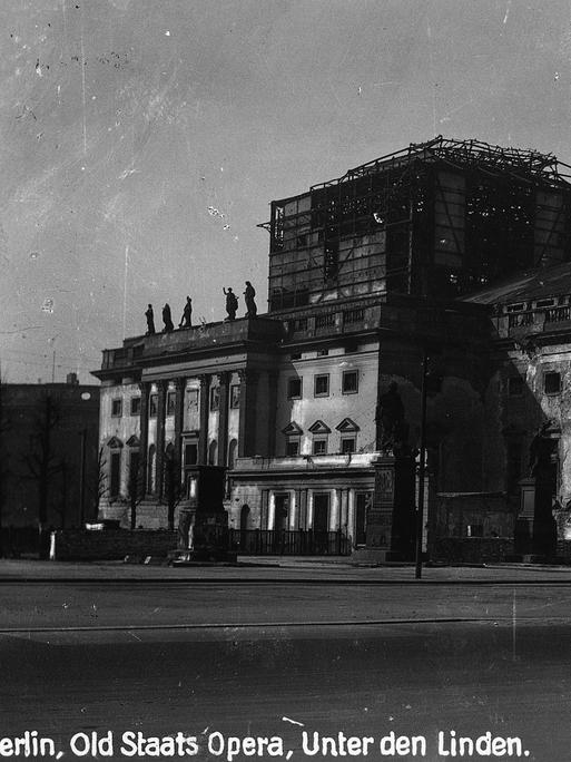 Deutsche Staatsoper in Berlin nach Kriegsende. 