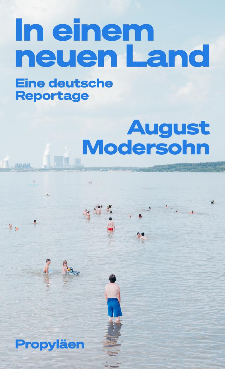 Buchcover "In einem neuen Land: Eine Deutsche Reportage" von August Modersohn: Das Bild zeigt Badende am Strand.