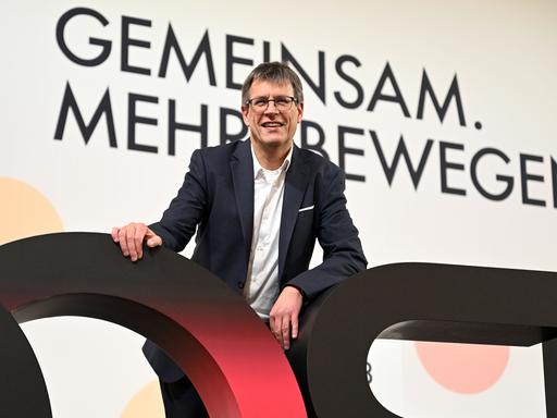 Thomas Weikert, wieder gewählter Präsident des Deutschen Olympischen Sportbunds (DOSB), aufgenommen im Kurhaus, nach der Mitgliederversammlung des DOSB.