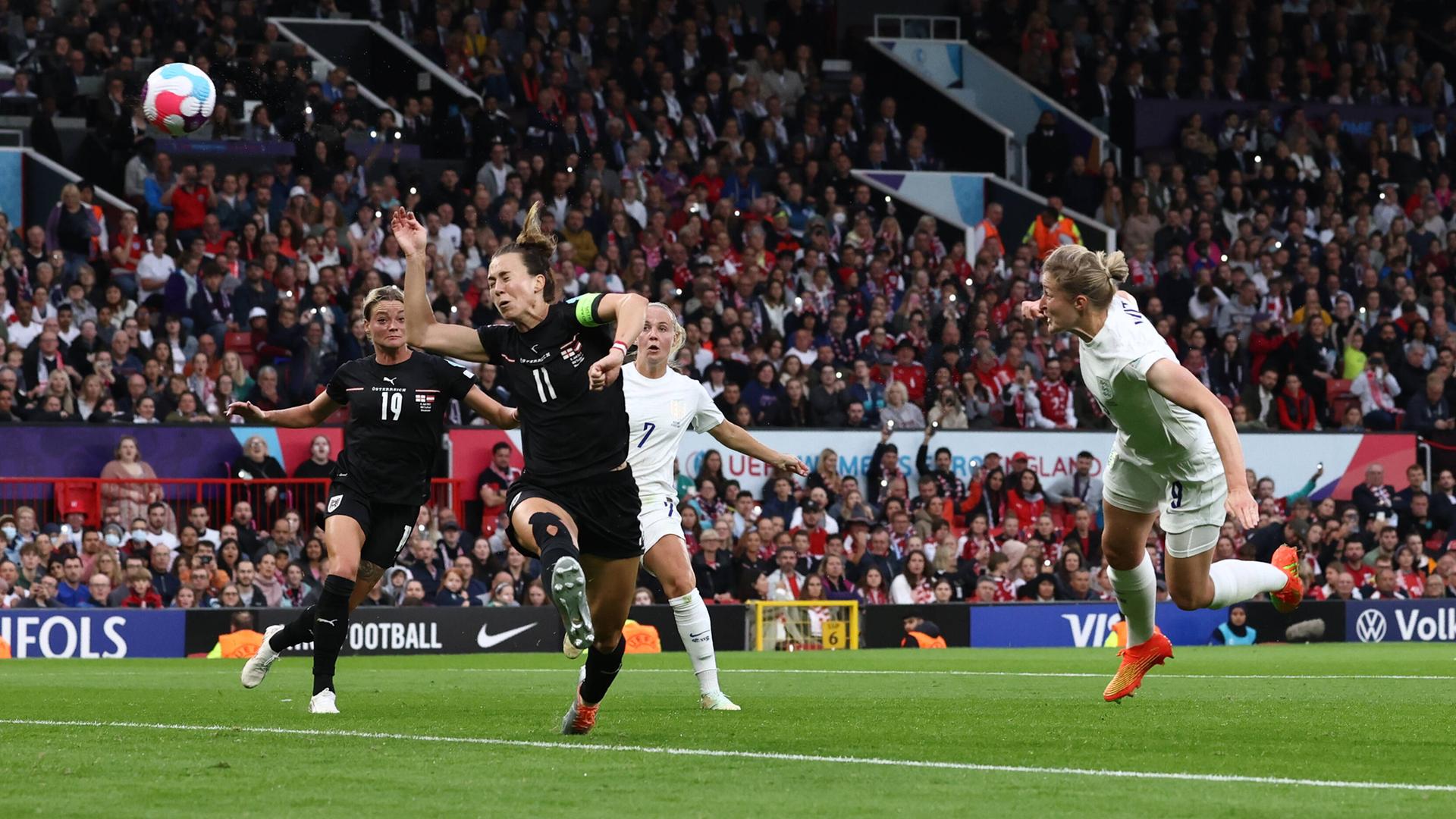 Szene aus dem Auftaktspiel England gegen Österreich