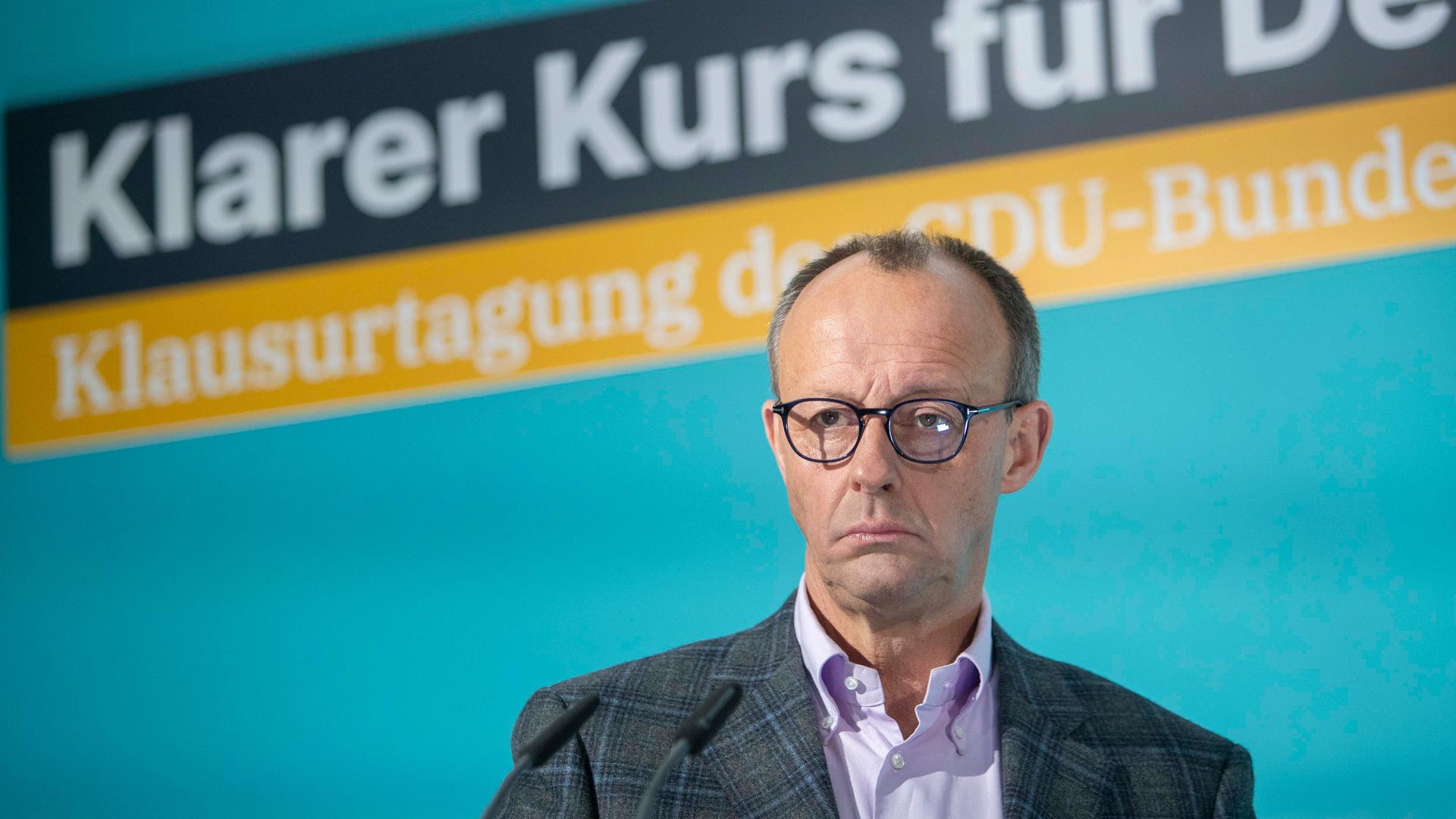 CDU-Parteichef Friedrich Merz spricht bei der Abschluss-Pressekonferenz der Klausurtagung vom CDU-Bundesvorstand.