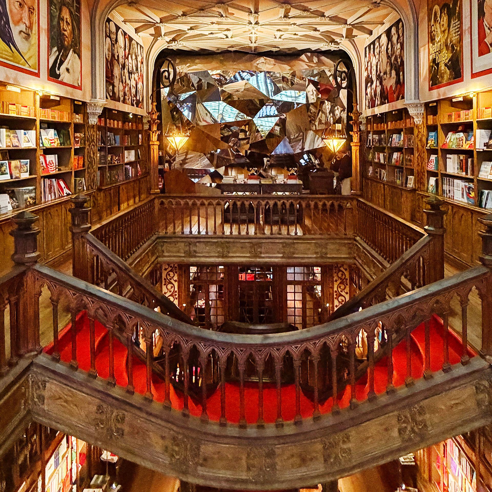 Verbotene Bücher - Dua Lipa eröffnet "Manifesto Library" in Porto Verbotene Bücher - Dua Lipa eröffnet