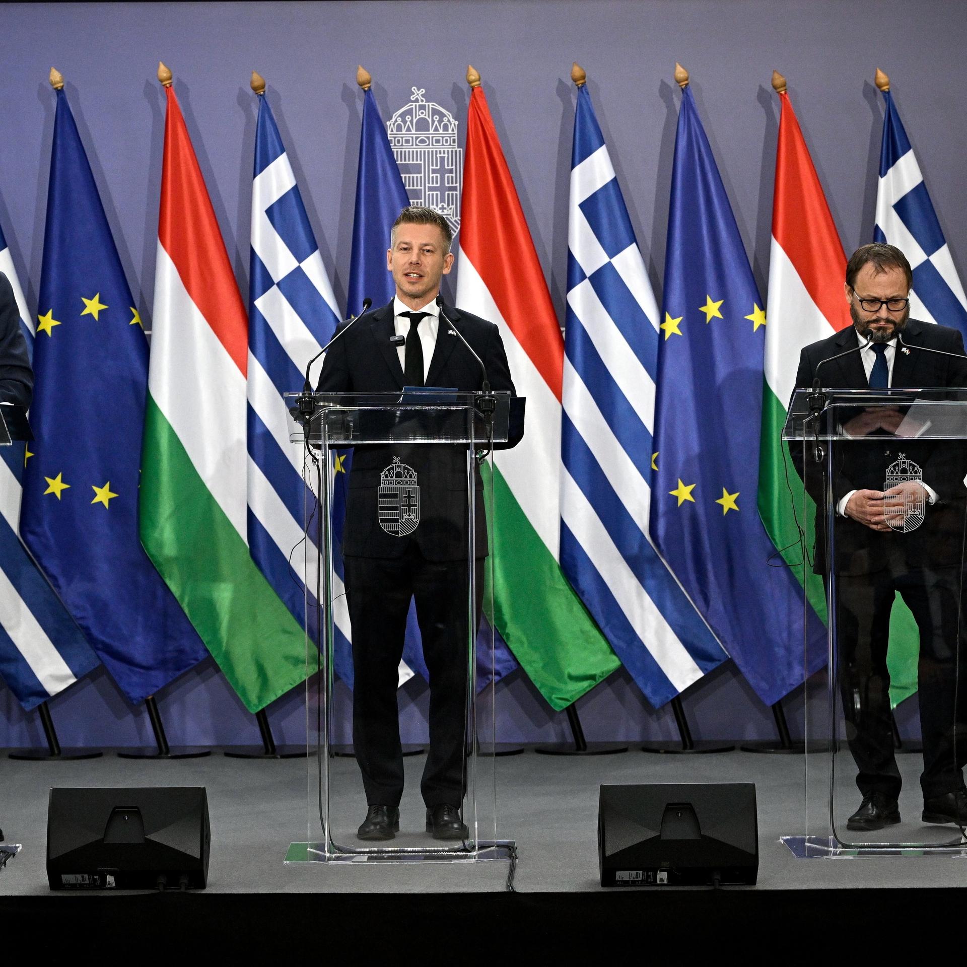 Ungarns Ministerpräsident bei einer Pressekonferenz mit dem Finanzminister des Landes, Karman und dem Eurogruppenchef Pierrakakis