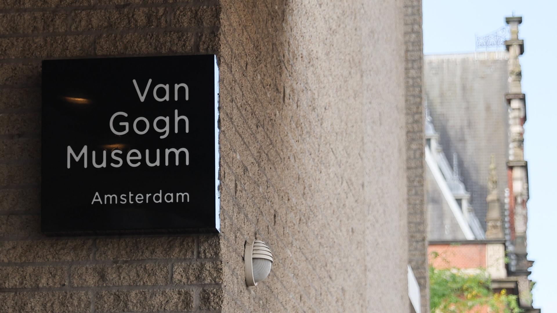 Schid mit der Aufschrift "Van Gogh-Museum Amsterdam" Schid mit der Aufschrift "Van Gogh-Museum Amsterdam"