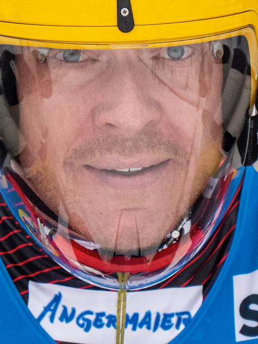 Der deutsche Rennrodler Felix Loch beim Weltcup im kanadischen Whistler.