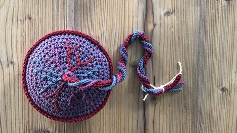 Gehäkeltes Plazenta-Modell. 