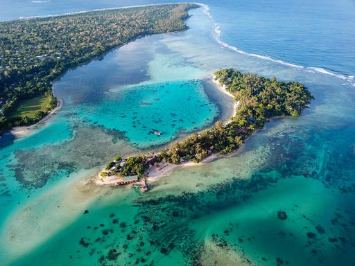 Luftaufnahme der Insel Vanuatu. Der Inselstaat im Südpazifik umfasst rund 80 Inseln