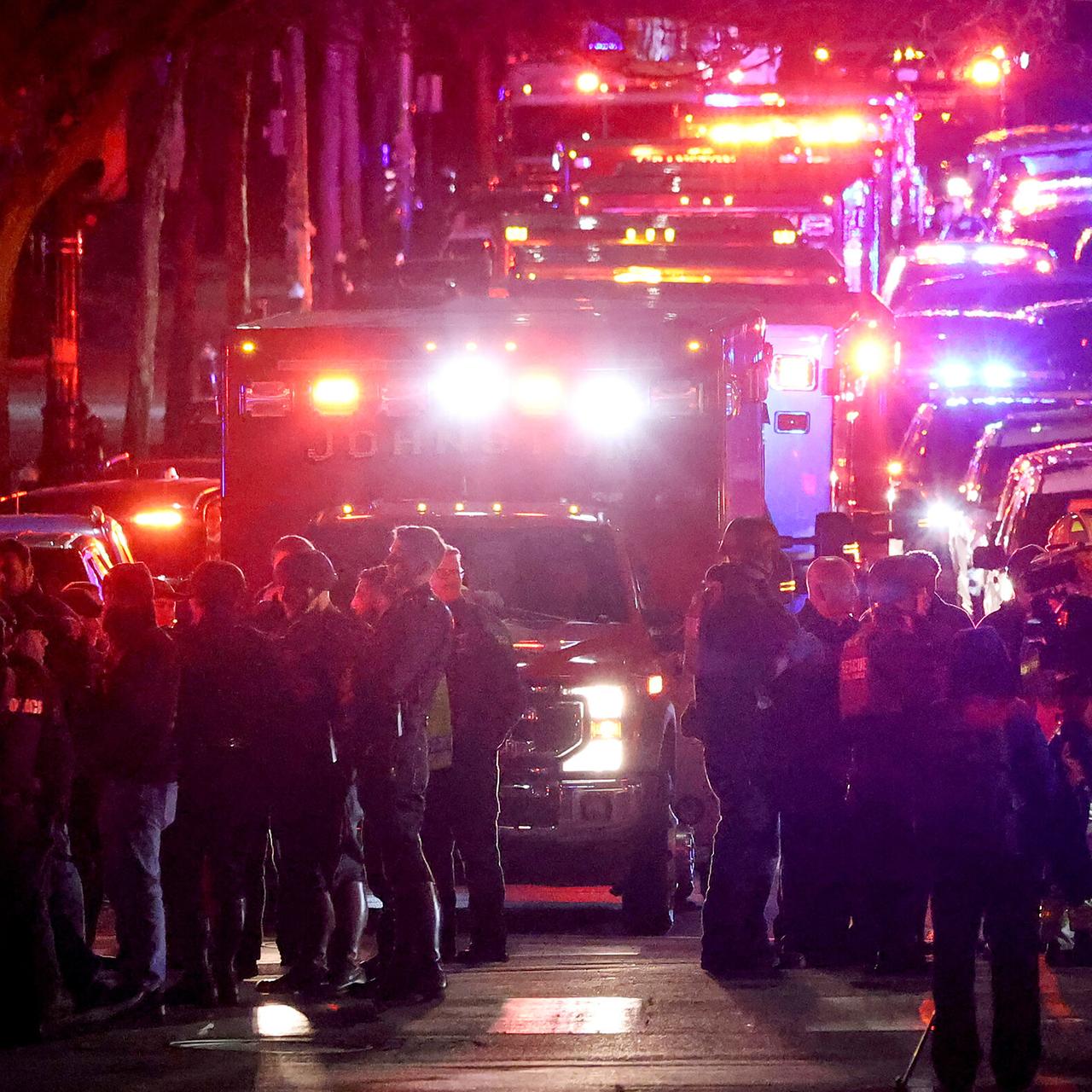 Polizei und Rettungskräfte an der Brown University im US-Bundesstaat Rhode Island. 