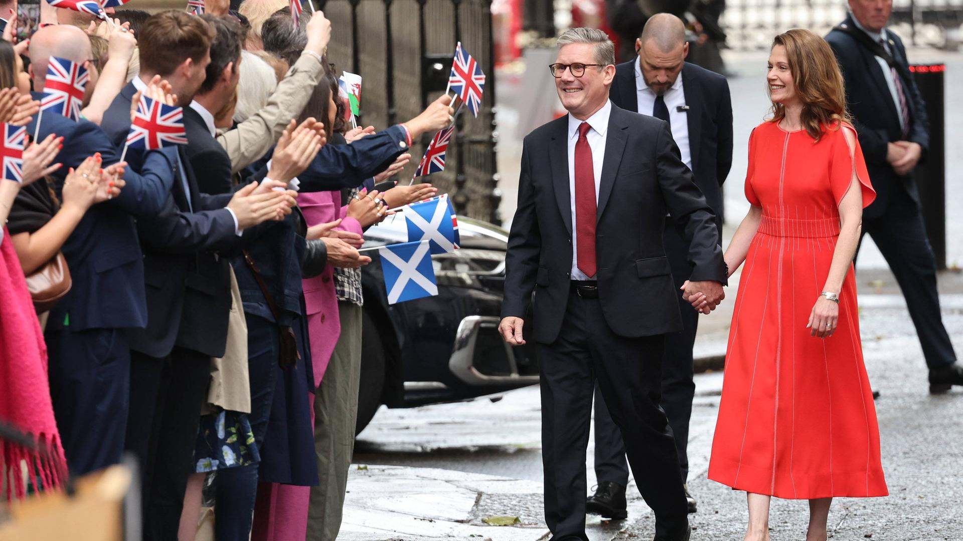 05/07/2024. London, United Kingdom. New Prime Minister Keir Starmer and wife Victoria arriving in Downing Street in London , after winning the UK General Election 