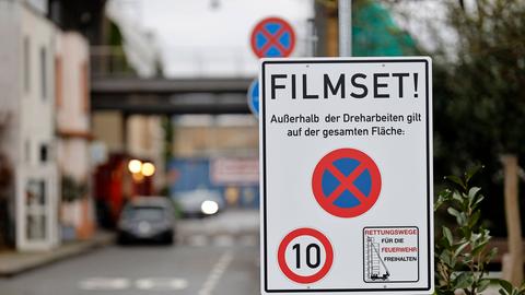 Schild "Filmset", Hintergrund unscharf