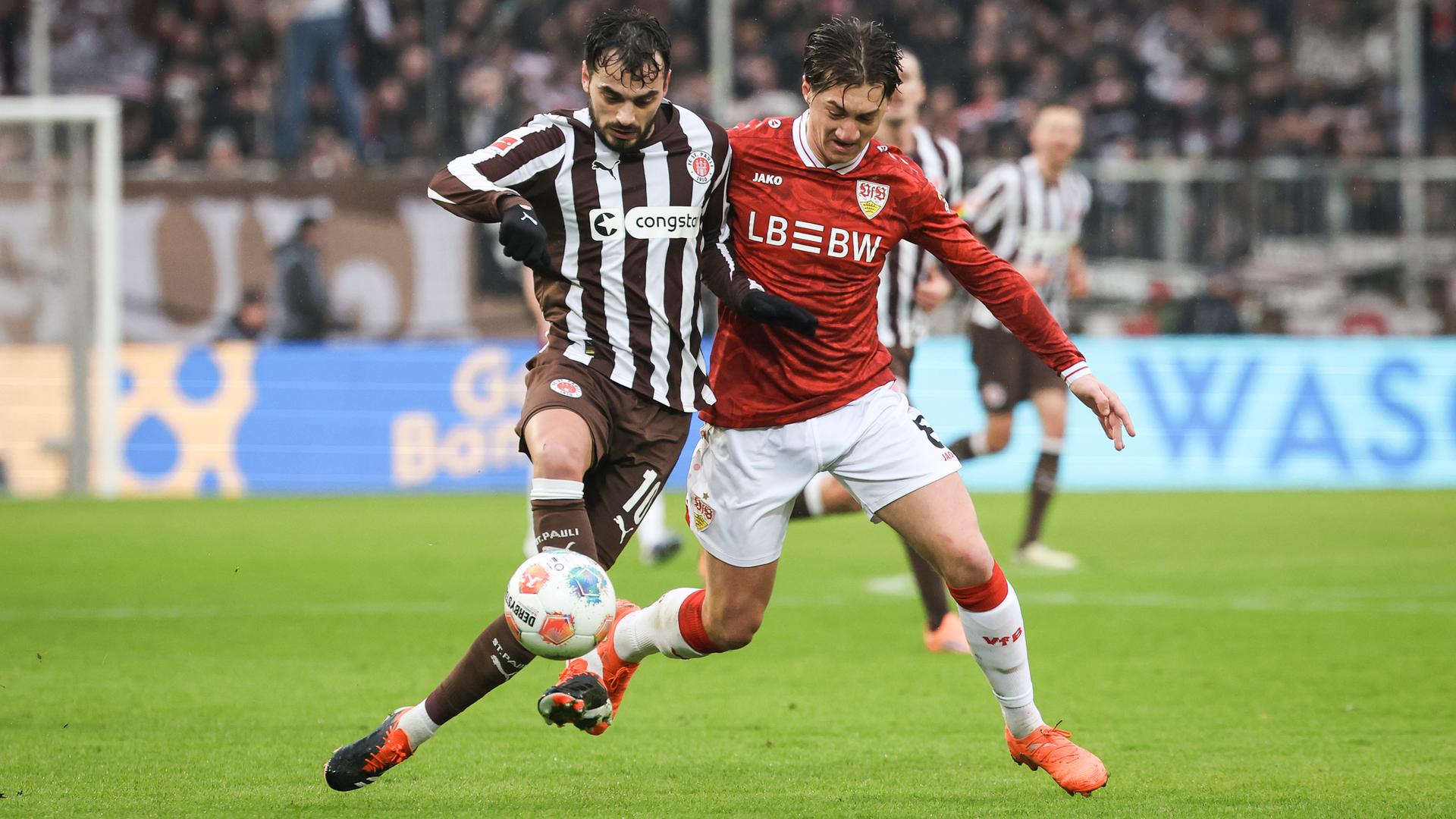 Fußball-Bundesliga - St. Pauli schlägt den VfB mit 2:1