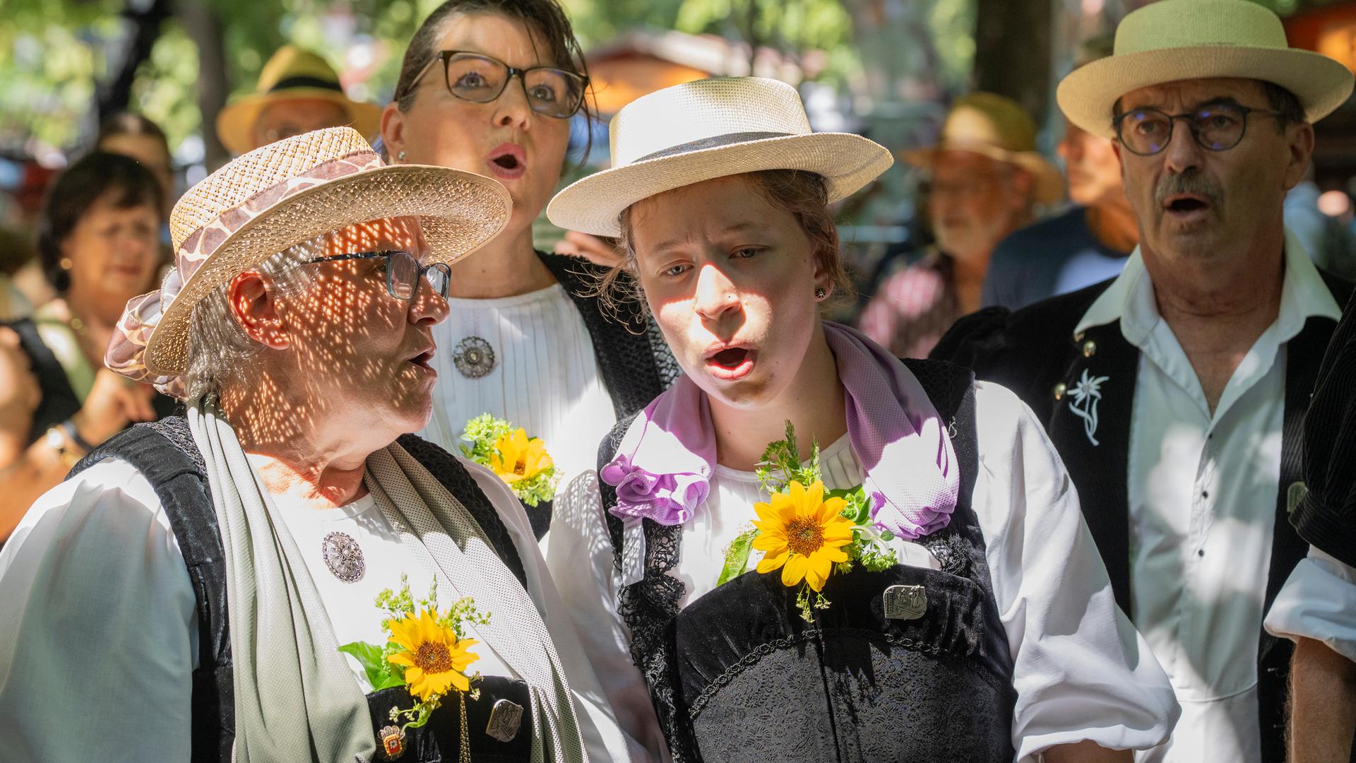 Jodlerinnen beim Jodlerfest in Basel