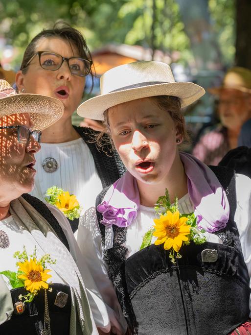 Jodlerinnen beim Jodlerfest in Basel