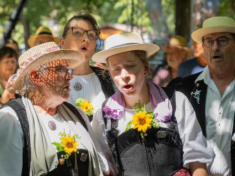 Jodlerinnen beim Jodlerfest in Basel