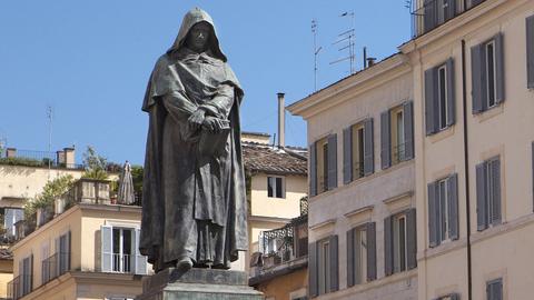 Statue von Giordano Bruno am Campo de Fiori Rom 2011, Bruno war Dichter und Philosoph und ein Opfer der Inquisition im Jahr 1600