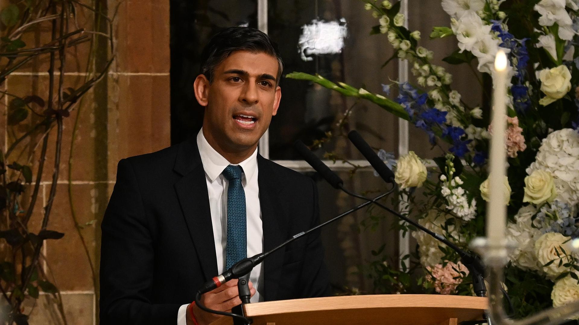 Rishi Sunak, Premierminister von Großbritannien, spricht während eines Galadinners in Hillsborough Castle zum Abschluss der internationalen Konferenz zum 25-jährigen Bestehen des Karfreitagsabkommens. Rishi Sunak, Premierminister von Großbritannien, spricht während eines Galadinners in Hillsborough Castle zum Abschluss der internationalen Konferenz zum 25-jährigen Bestehen des Karfreitagsabkommens.