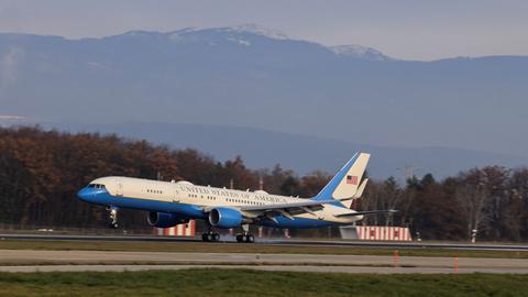 Ein Flugzeug mit US-Außenminister Rubio an Bord landet in Genf.