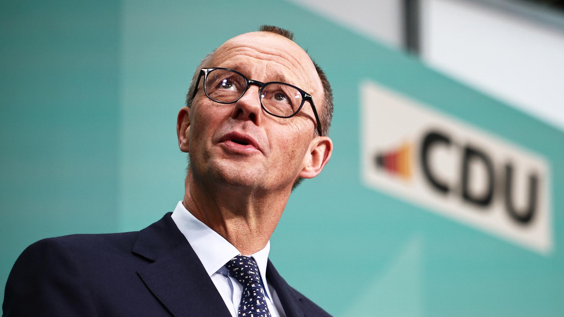 Friedrich Merz, CDU-Bundesvorsitzender und CDU/CSU-Fraktionsvorsitzender im Bundestag, spricht während einer Pressekonferenz nach der Sitzung des CDU-Vorstands.