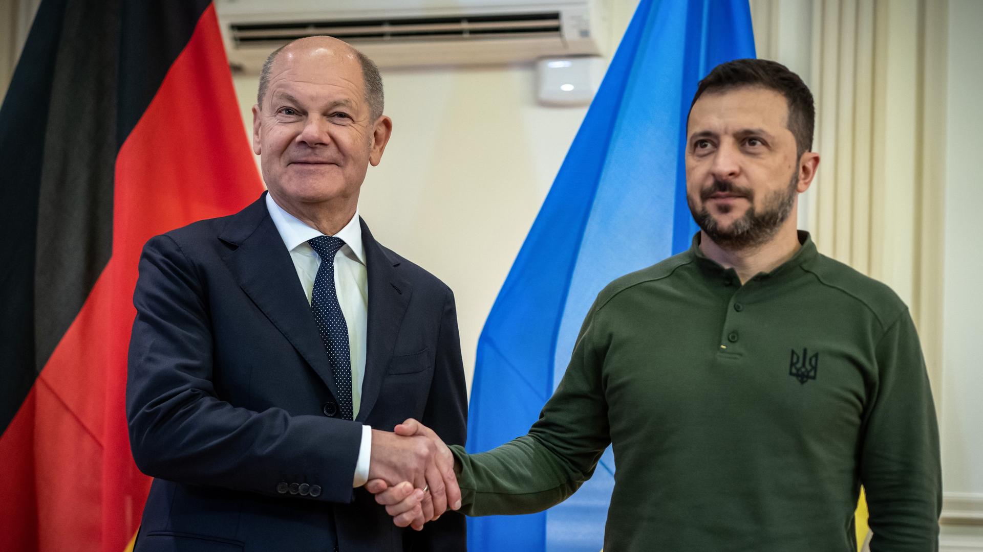 Bundeskanzler Olaf Scholz (SPD) mit dem ukrainischen Präsidenten Wolodymyr Selenskyj am Rande der UNO-Vollversammlung in New York.