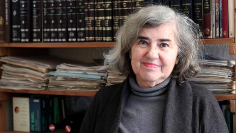 Die Schriftstellerin Barbara Honigmann in ihrer Wohnung in Straßburg