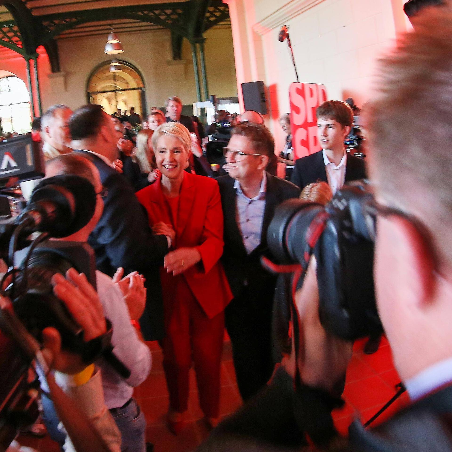Journalisten bei SPD-Wahlparty zur Landtagswahl in Mecklenburg-Vorpommern. 