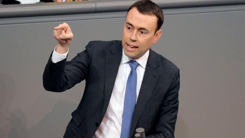 SPD-Außenpolitiker Nils Schmid hält im Bundestag eine Rede