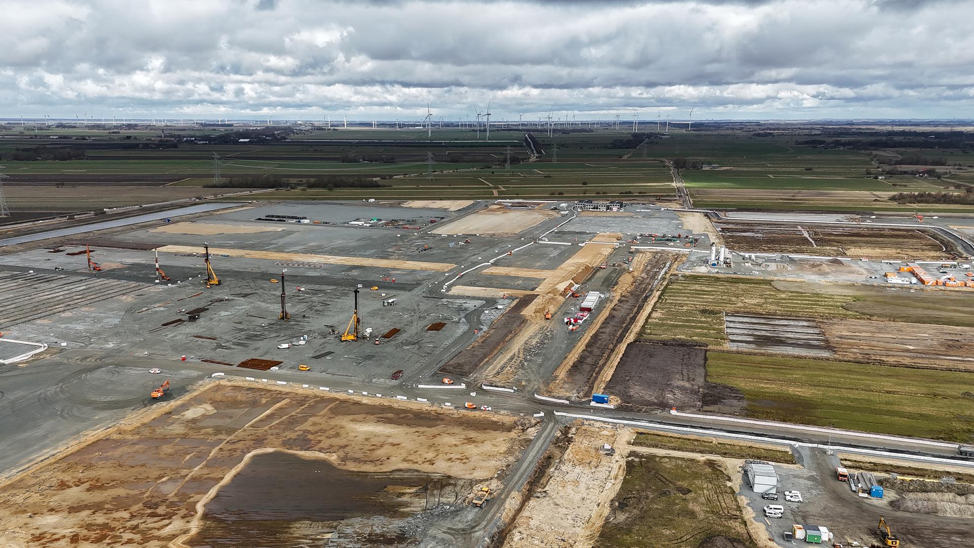 Baustelle der Northvolt Drei Batteriezellenfabrik Heide, Schleswig-Holstein (Aufnahme mit einer Drohne). Baustelle der Northvolt Drei Batteriezellenfabrik Heide, Schleswig-Holstein (Aufnahme mit einer Drohne).