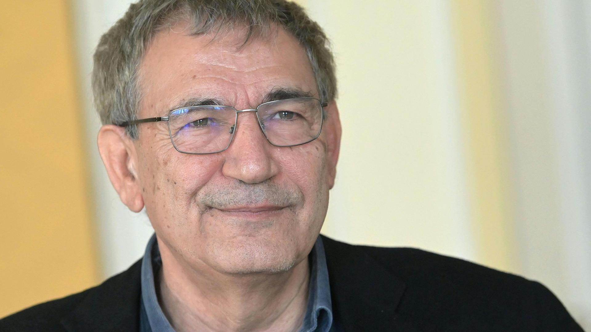 Romanautor Pamuk fühlt sich beim Malen freier als beim Schreiben