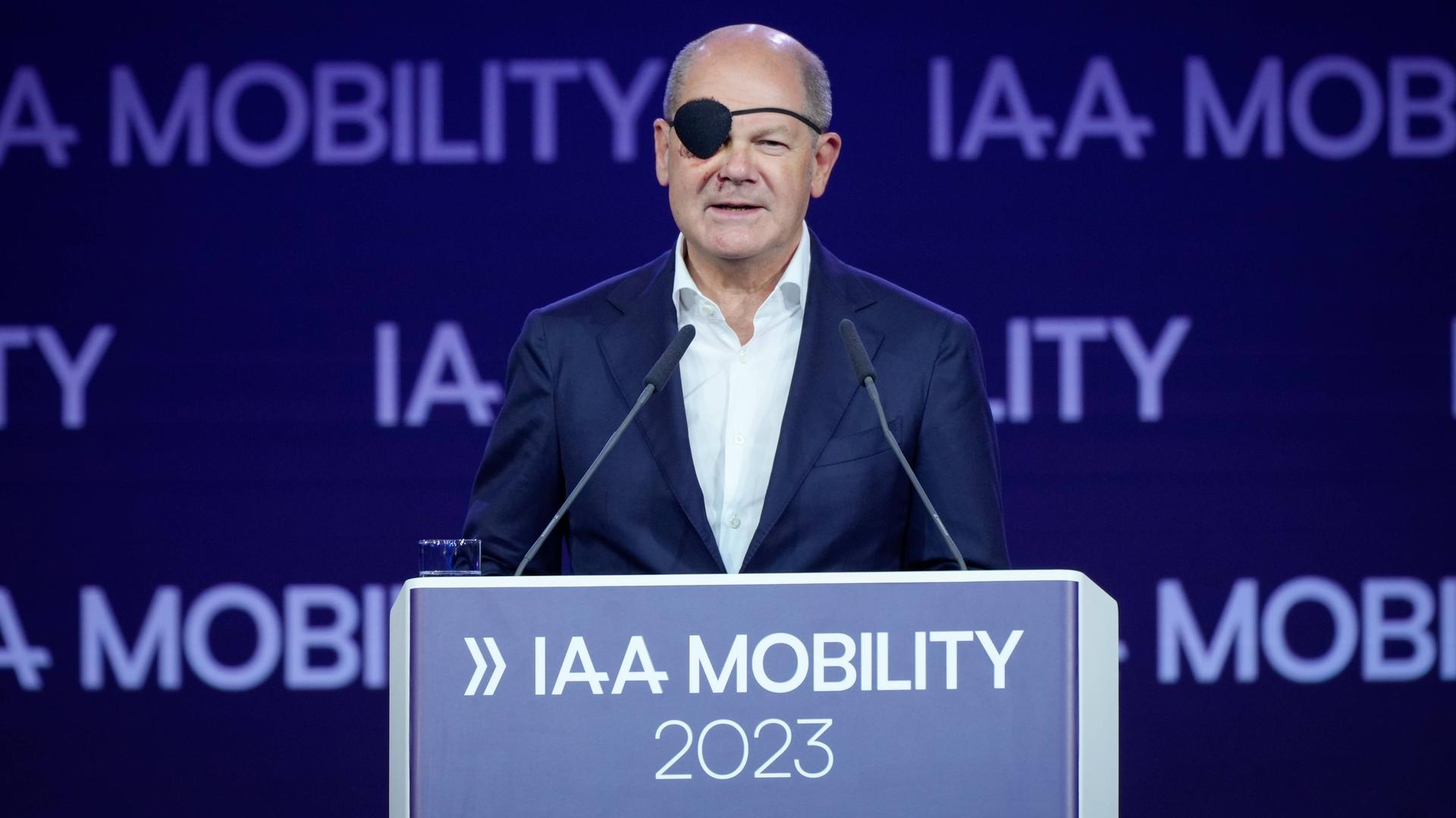 Bundeskanzler Scholz im Portrait bei seiner Rede auf der Eroeffnungsveranstaltung der Internationalen Automobilausstellung IAA Mobility 2023 in München Bundeskanzler Scholz im Portrait bei seiner Rede auf der Eroeffnungsveranstaltung der Internationalen Automobilausstellung IAA Mobility 2023 in München
