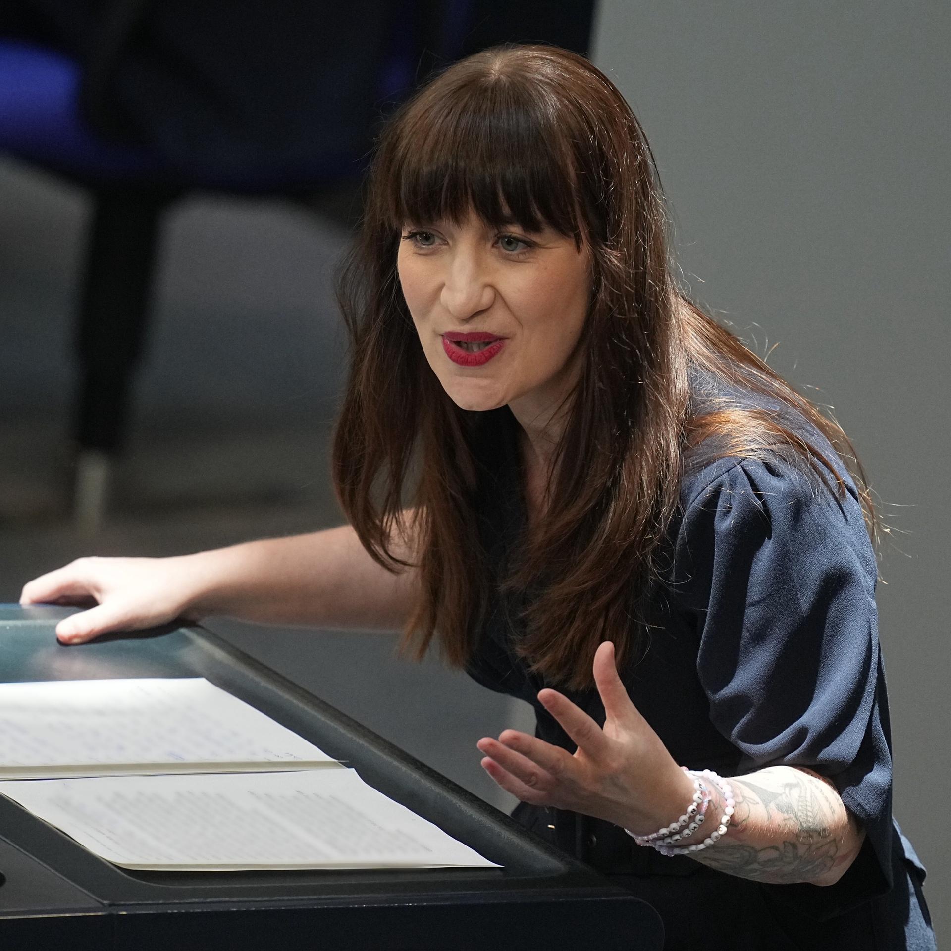 Heidi Reichinnek, Vorsitzende der Fraktion Die Linke im Bundestag, spricht in der Generaldebatte in der Haushaltswoche im Bundestag.