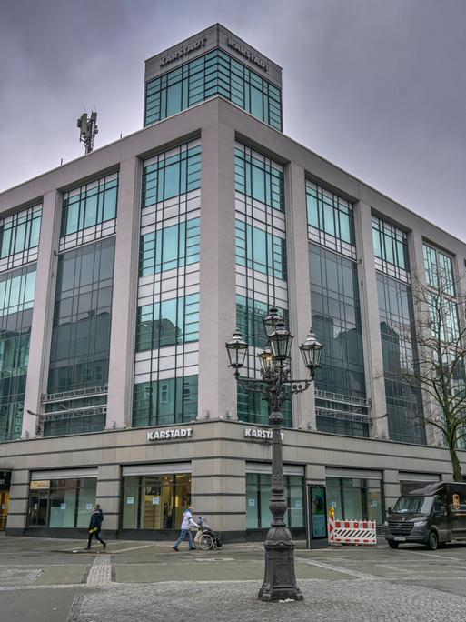 Geschlossen Galeria Karstadt-Filiale im Berliner Stadtteil Charlottenburg. Geschlossen Galeria Karstadt-Filiale im Berliner Stadtteil Charlottenburg.