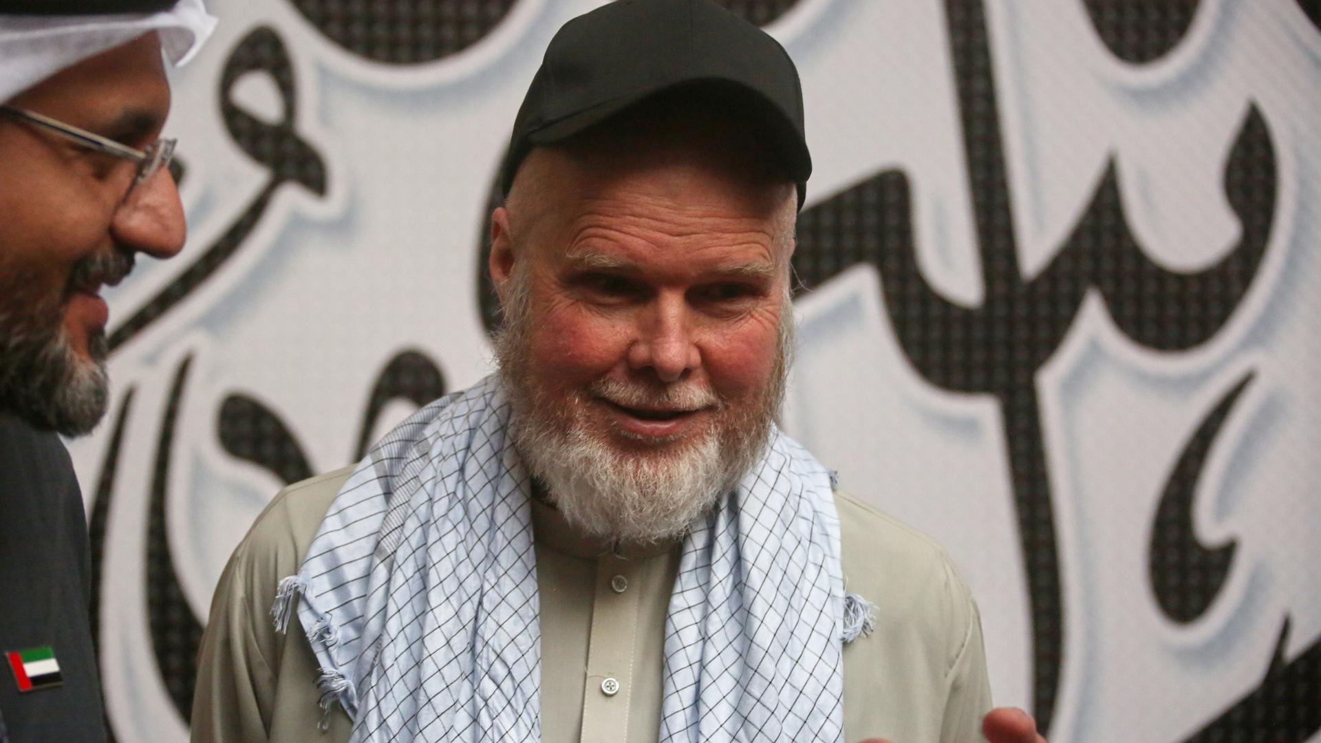 Dennis Coyle lächelt nach seiner Freilassung.