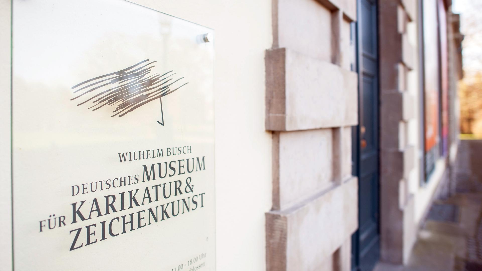 Das Eingangsschild im Wilhelm-Busch-Museum in Hannover Das Eingangsschild im Wilhelm-Busch-Museum in Hannover