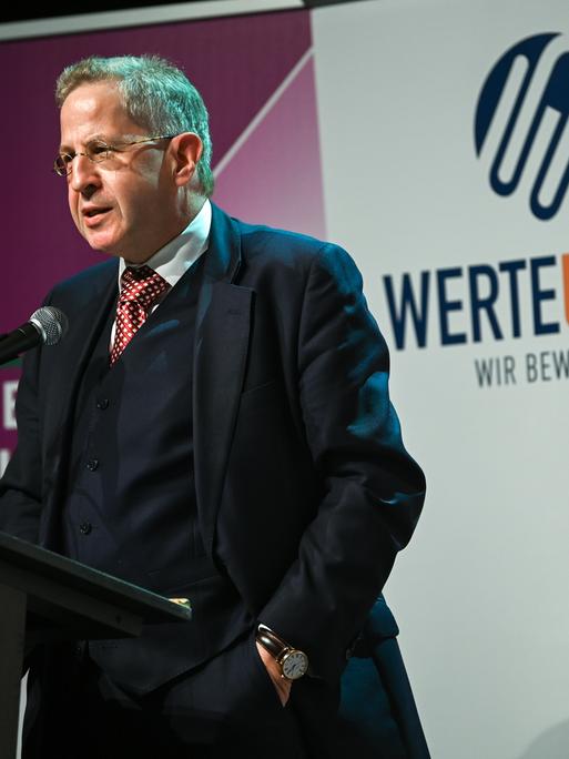 Hans-Georg Maaßen, Vorsitzender des Vereins Werteunion, an einem Redepult