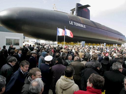 Frankreichs Atom-U-Boot "Le Terrible" beim Stapellauf im März 2008
