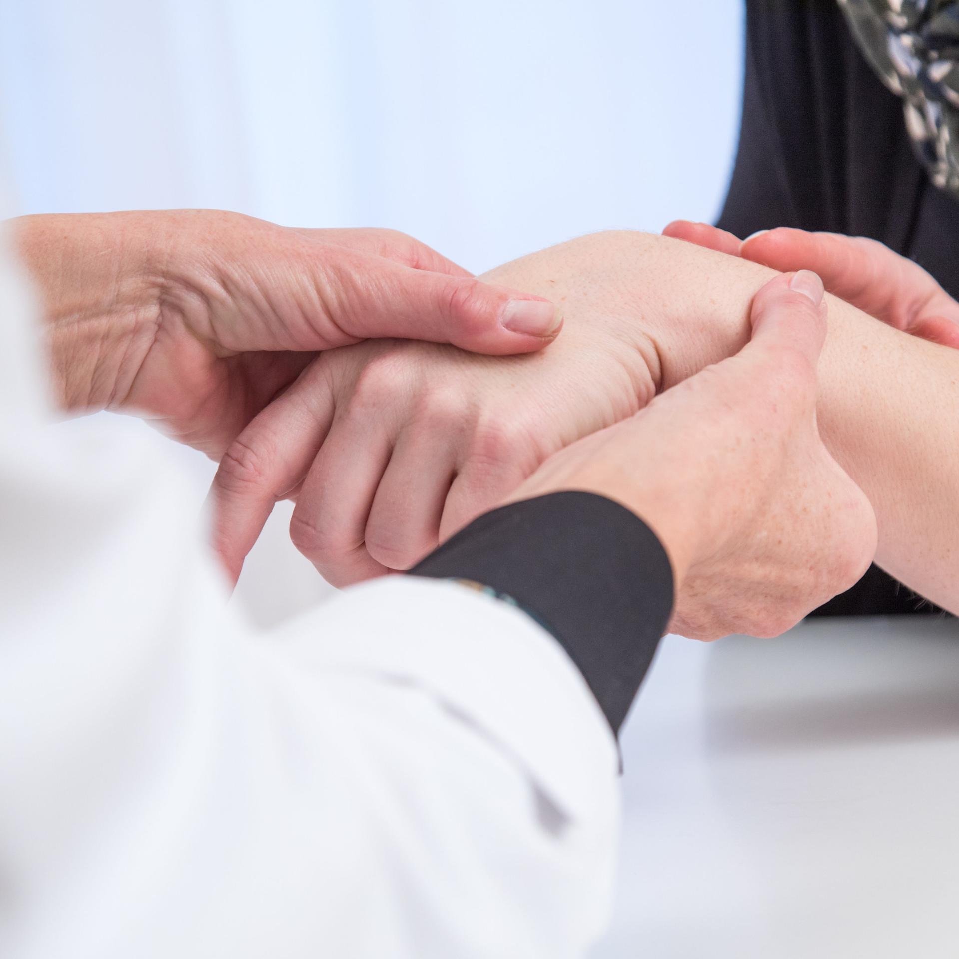 Implantat im Nacken - Vagusnerv-Stimulation kann bei rheumatoider Arthritis helfen